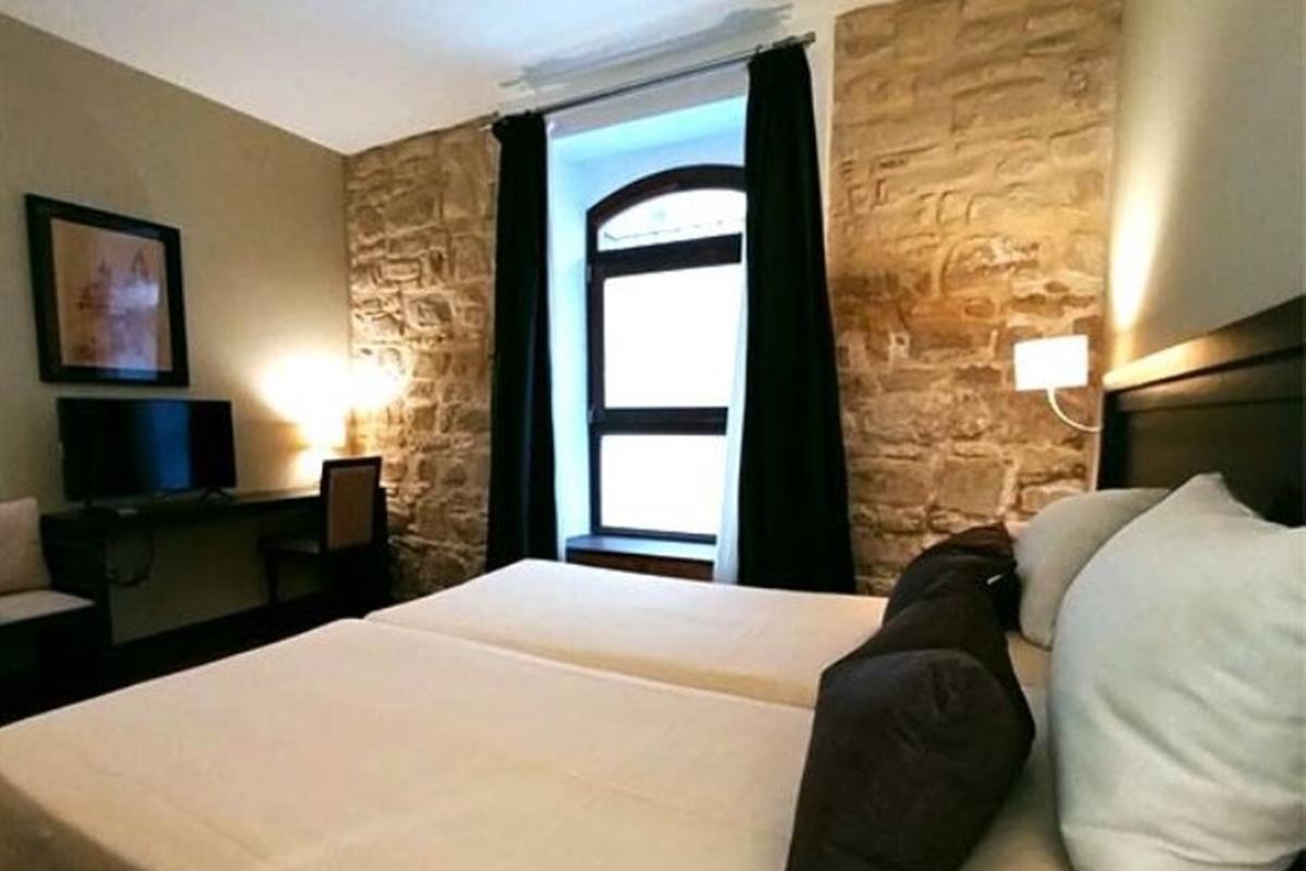 Hotel Baeza Monumental By Eme Hoteles Ngoại thất bức ảnh
