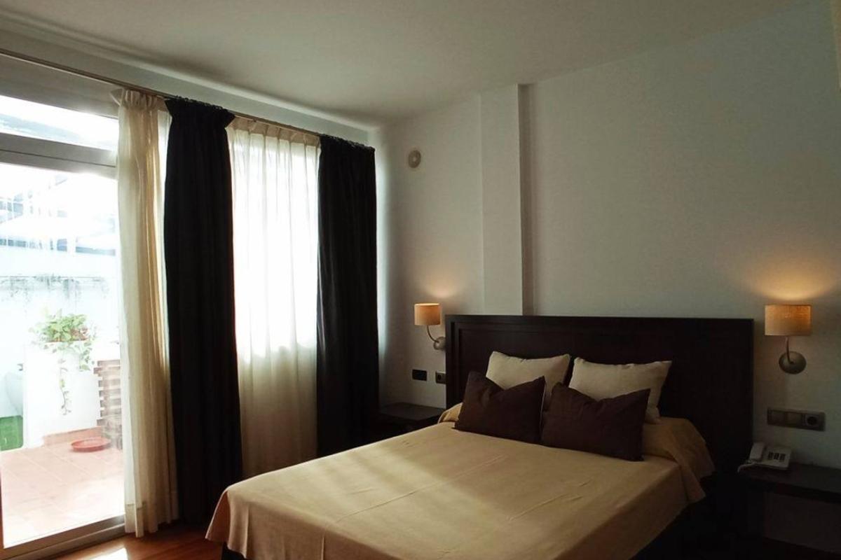Hotel Baeza Monumental By Eme Hoteles Ngoại thất bức ảnh