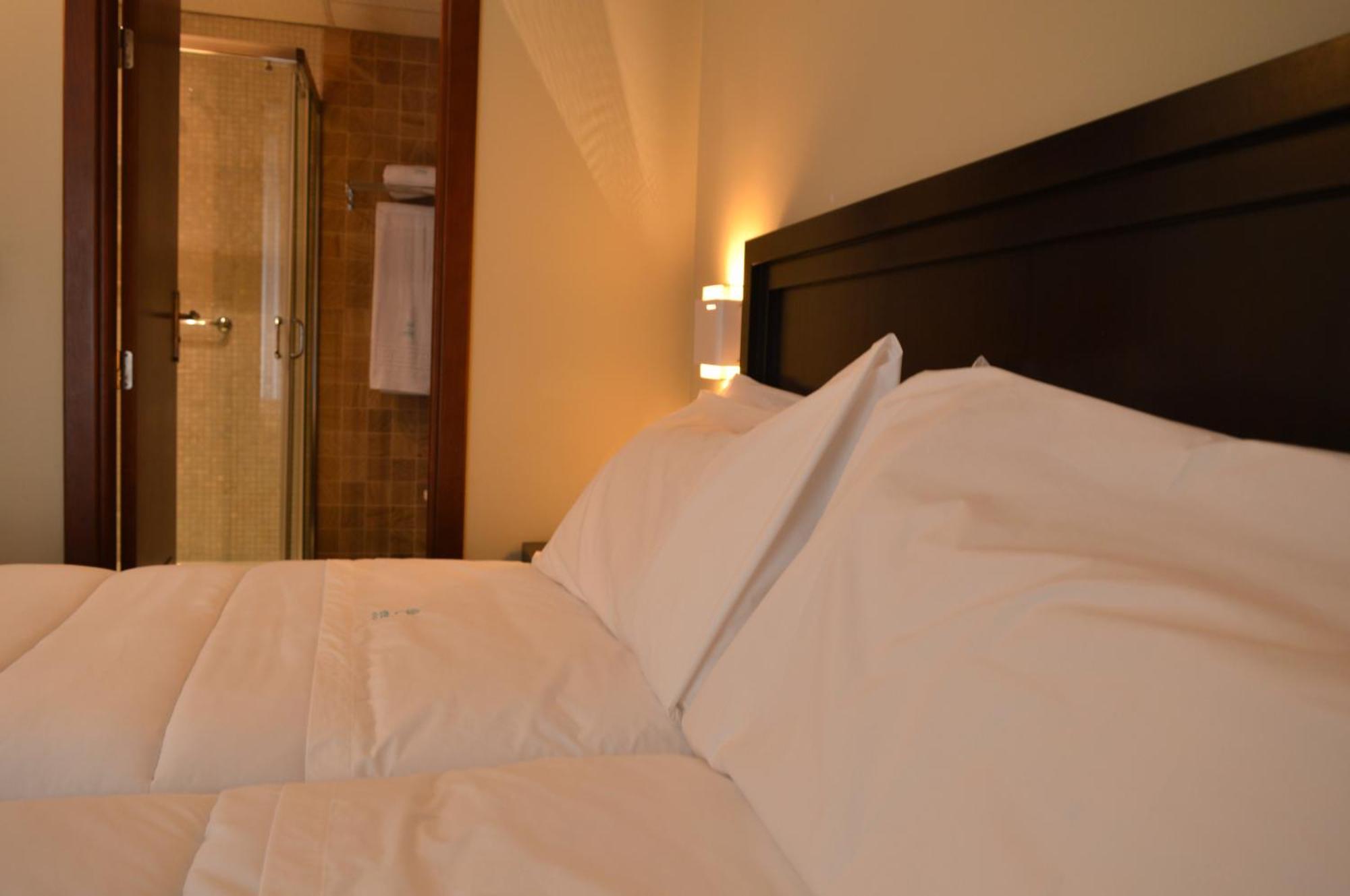 Hotel Baeza Monumental By Eme Hoteles Ngoại thất bức ảnh