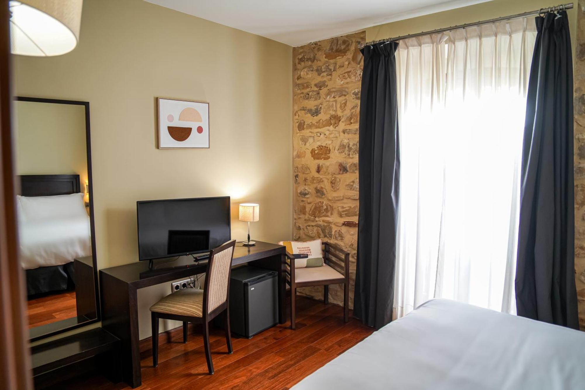 Hotel Baeza Monumental By Eme Hoteles Ngoại thất bức ảnh