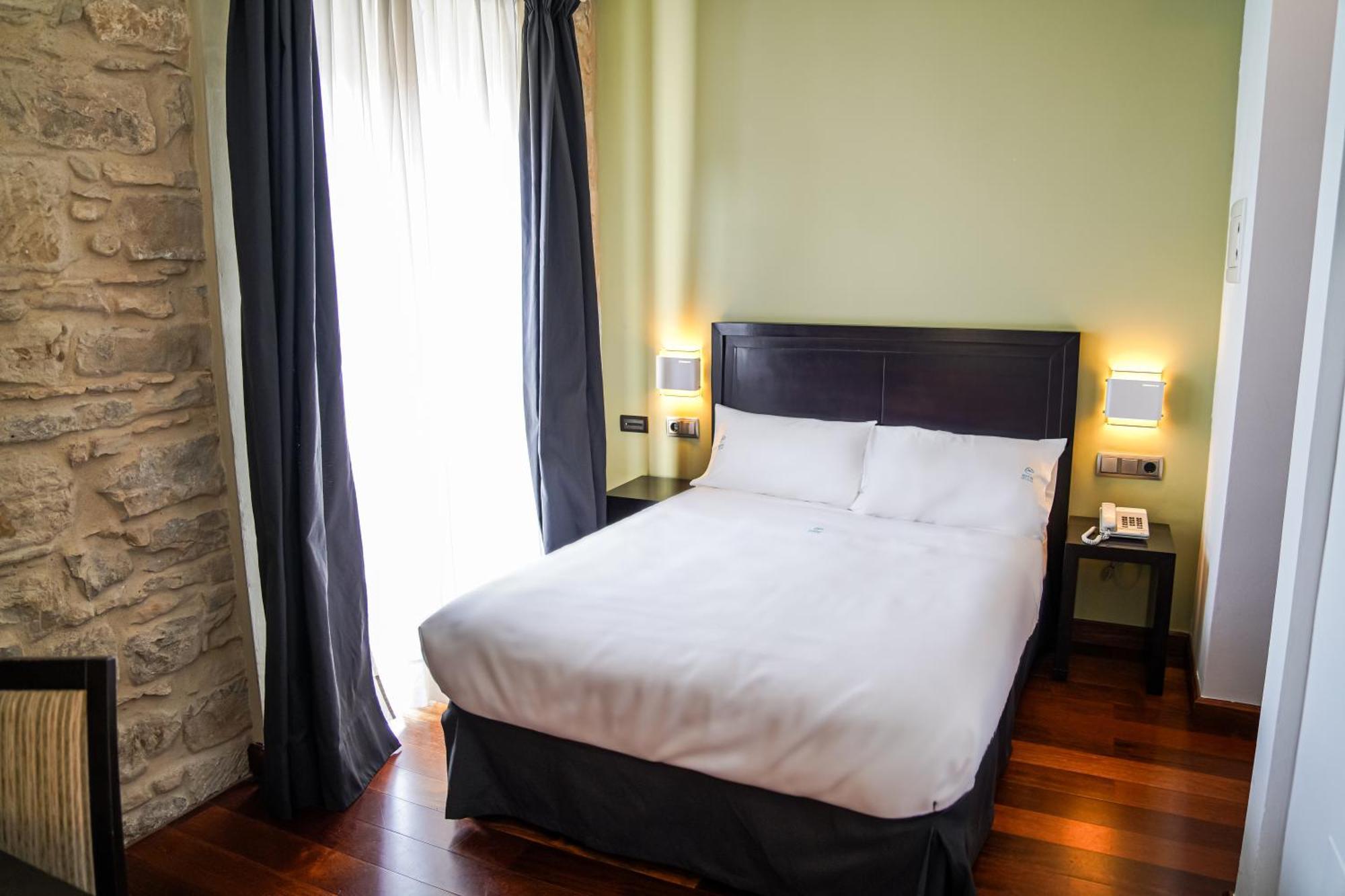Hotel Baeza Monumental By Eme Hoteles Ngoại thất bức ảnh