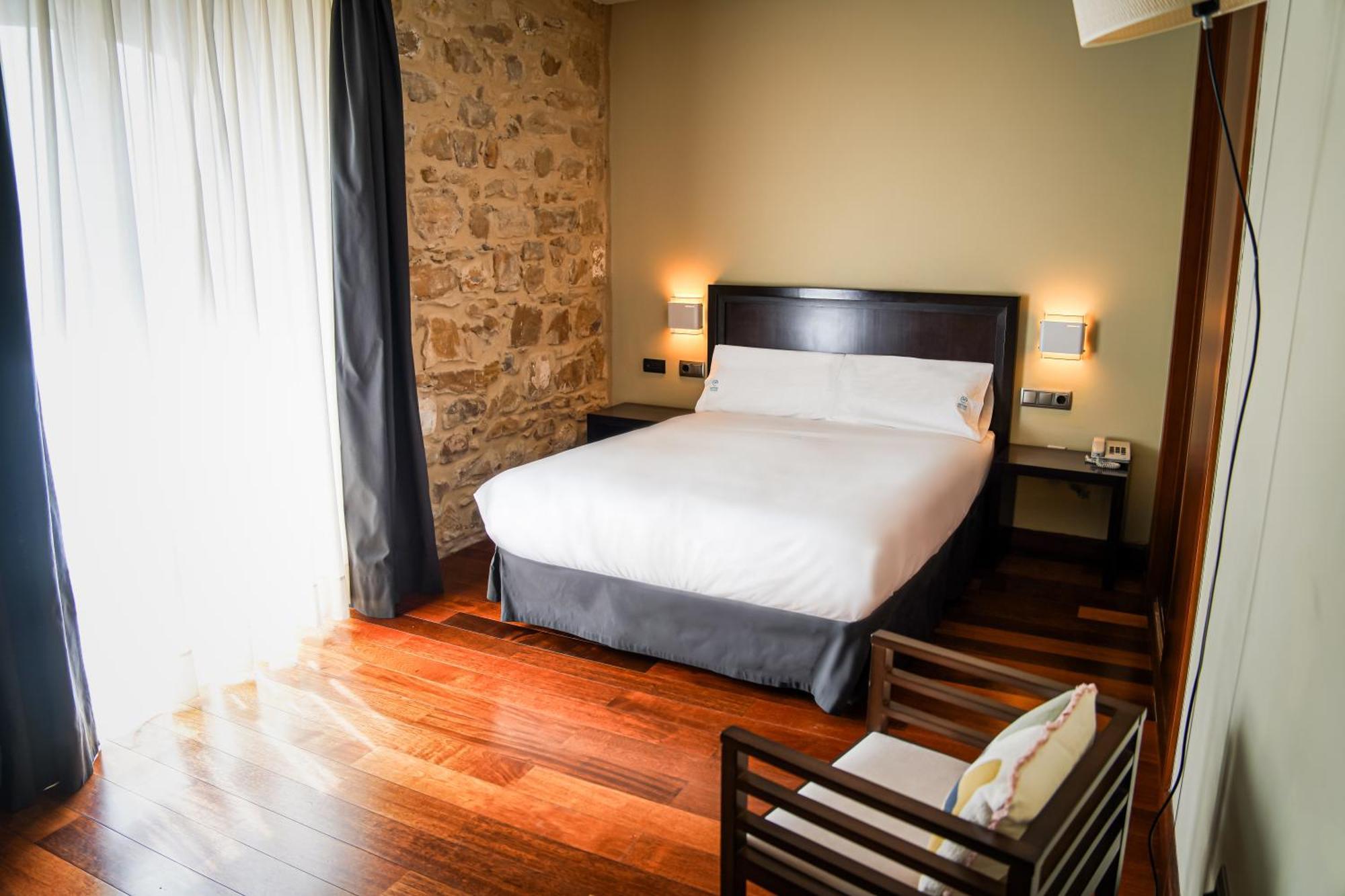 Hotel Baeza Monumental By Eme Hoteles Ngoại thất bức ảnh