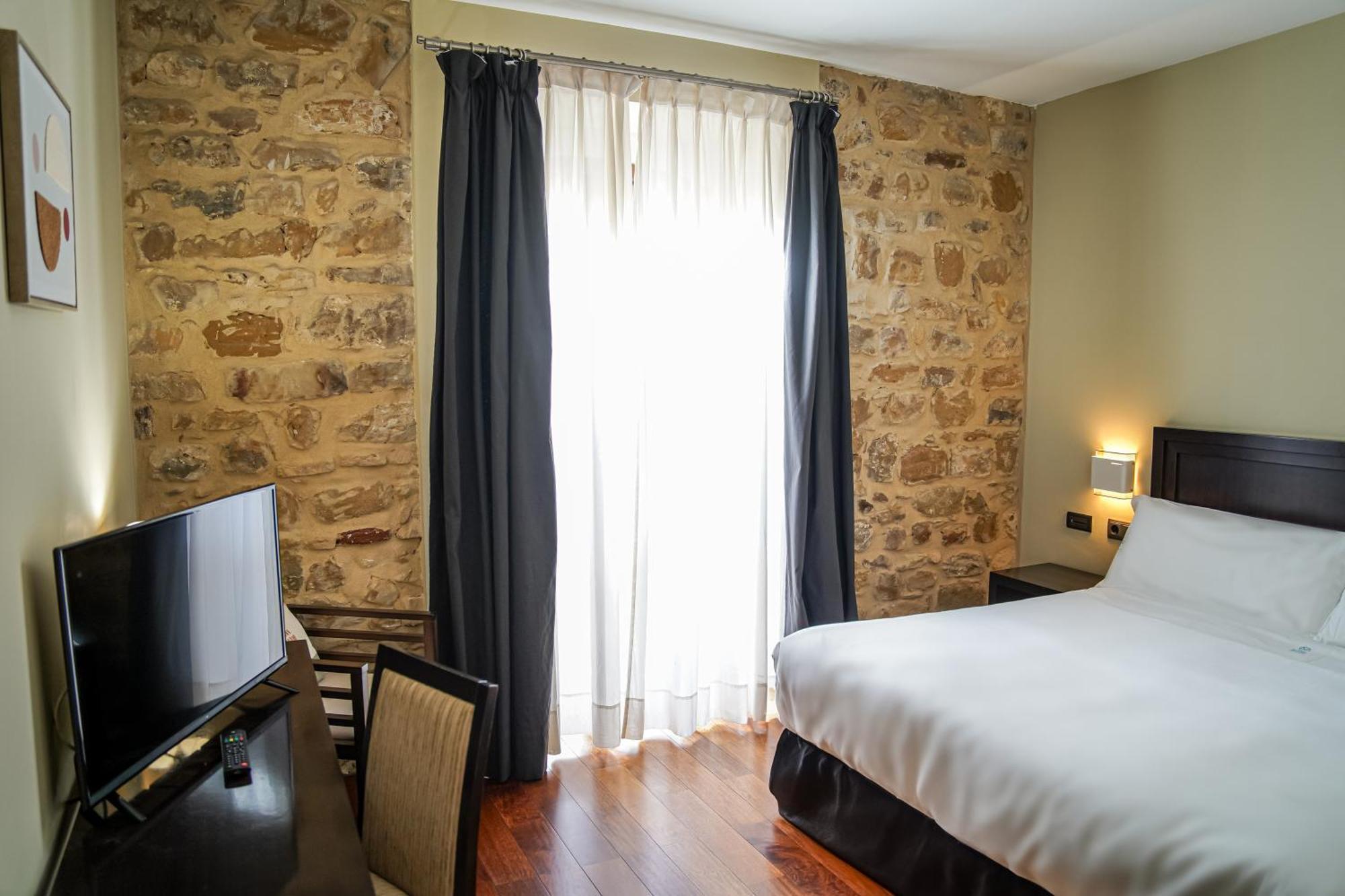 Hotel Baeza Monumental By Eme Hoteles Ngoại thất bức ảnh